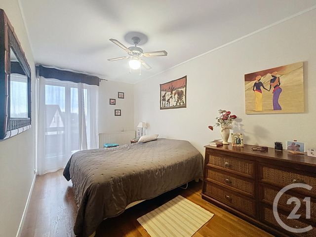 Appartement F5 à vendre - 5 pièces - 122.83 m2 - CHARTRES - 28 - CENTRE - Century 21 Maitrejean Immobilier