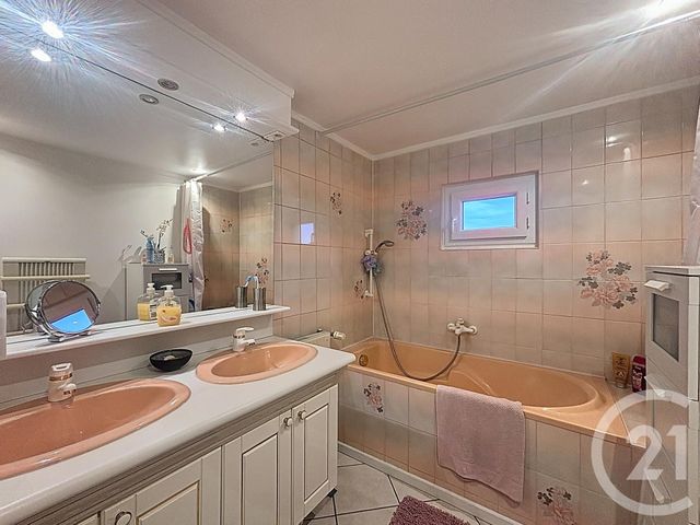 Appartement F5 à vendre - 5 pièces - 122.83 m2 - CHARTRES - 28 - CENTRE - Century 21 Maitrejean Immobilier