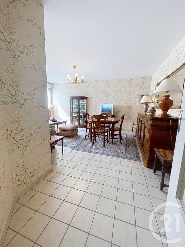 Appartement F2 à vendre - 2 pièces - 69.0 m2 - CHARTRES - 28 - CENTRE - Century 21 Maitrejean Immobilier