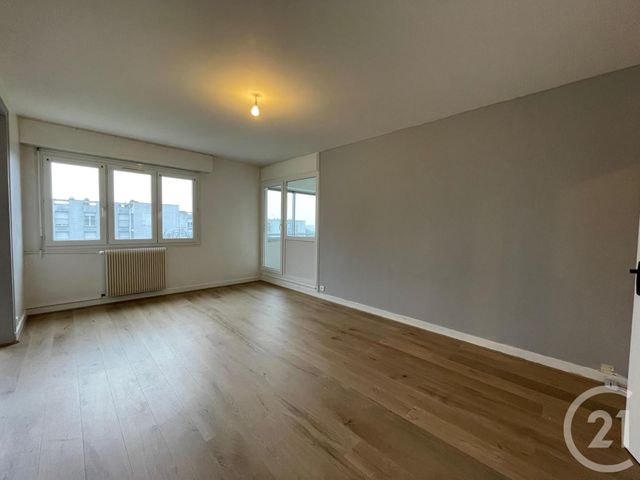 Appartement F3 à vendre - 3 pièces - 79.21 m2 - CHARTRES - 28 - CENTRE - Century 21 Maitrejean Immobilier