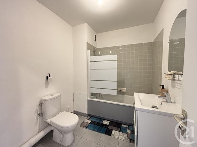 Appartement F2 à vendre - 2 pièces - 44.0 m2 - CHARTRES - 28 - CENTRE - Century 21 Maitrejean Immobilier