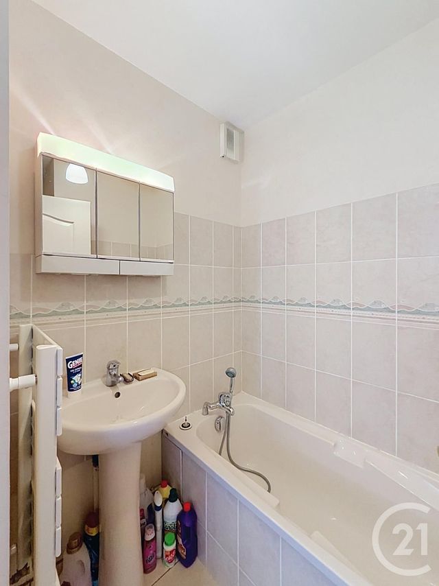 Appartement F4 à vendre - 5 pièces - 91.71 m2 - CHARTRES - 28 - CENTRE - Century 21 Maitrejean Immobilier
