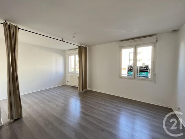 Appartement F1 à louer - 1 pièce - 39.8 m2 - CHARTRES - 28 - CENTRE - Century 21 Maitrejean Immobilier