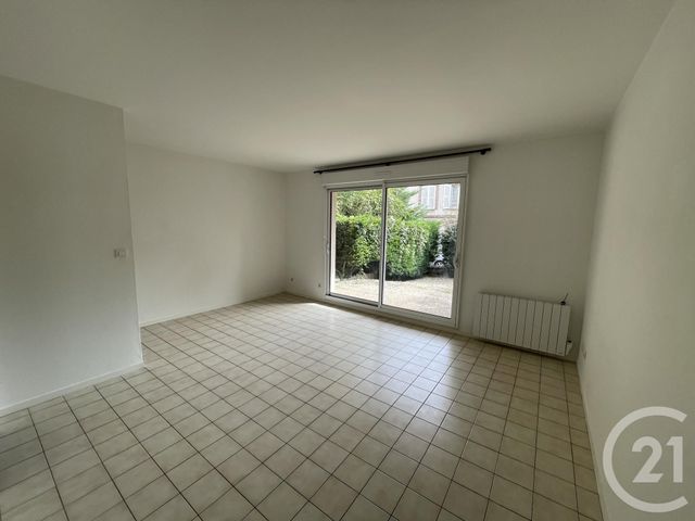 Appartement F1 à louer - 1 pièce - 27.3 m2 - CHARTRES - 28 - CENTRE - Century 21 Maitrejean Immobilier