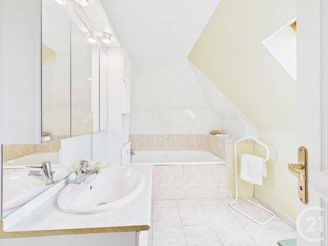 maison à vendre - 6 pièces - 170.0 m2 - CHARTRES - 28 - CENTRE - Century 21 Maitrejean Immobilier