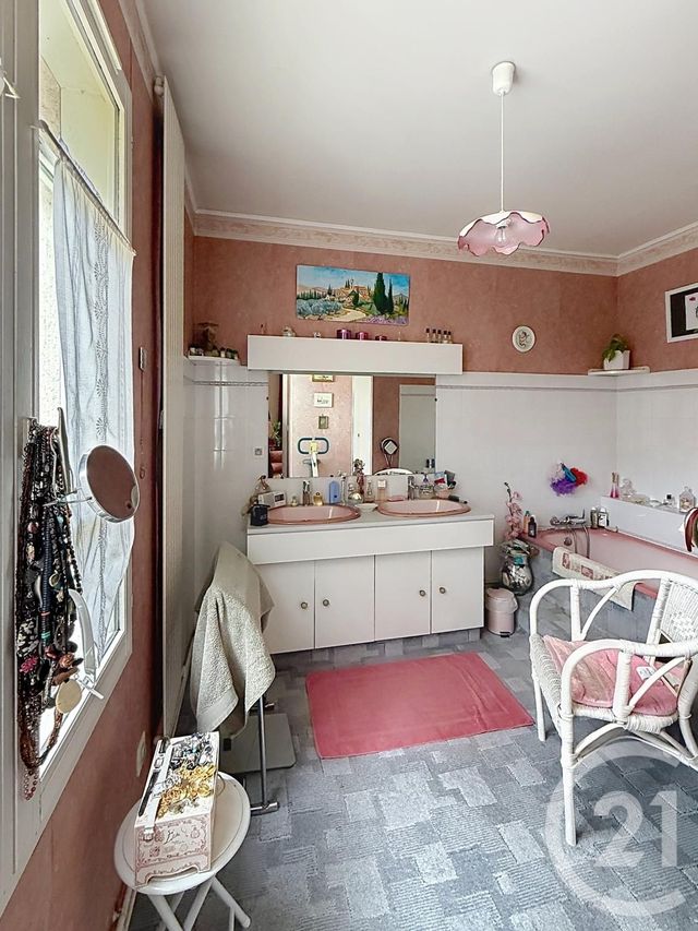 maison à vendre - 6 pièces - 145.65 m2 - CHARTRES - 28 - CENTRE - Century 21 Maitrejean Immobilier