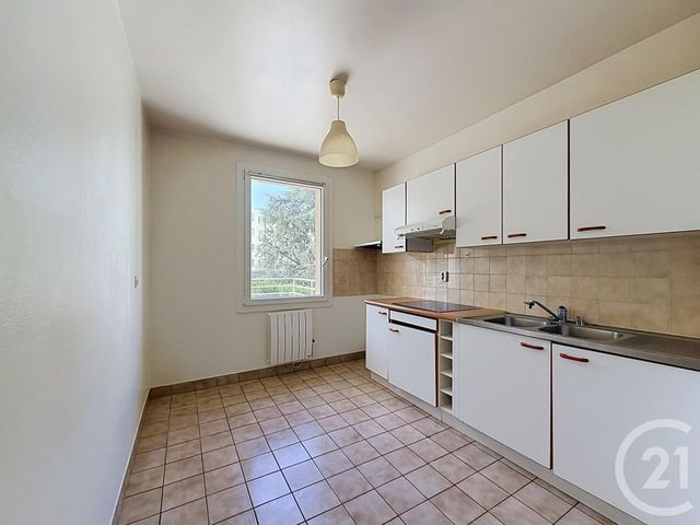 Appartement F4 à vendre - 4 pièces - 83.3 m2 - CHARTRES - 28 - CENTRE - Century 21 Maitrejean Immobilier
