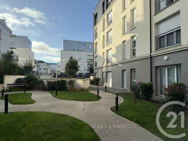 Appartement Studio à vendre - 1 pièce - 32.0 m2 - CHARTRES - 28 - CENTRE - Century 21 Maitrejean Immobilier