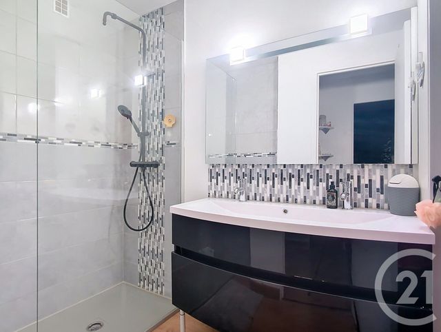 Appartement F1 bis à vendre - 2 pièces - 37.15 m2 - CHARTRES - 28 - CENTRE - Century 21 Maitrejean Immobilier