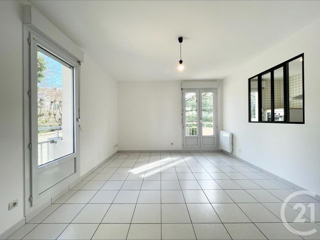 Appartement F3 à louer - 3 pièces - 62.65 m2 - CHARTRES - 28 - CENTRE - Century 21 Maitrejean Immobilier
