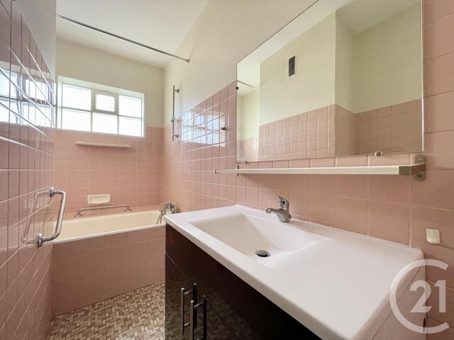 Appartement F3 à louer - 3 pièces - 75.04 m2 - CHARTRES - 28 - CENTRE - Century 21 Maitrejean Immobilier