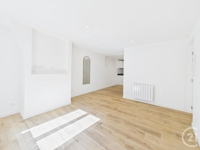 Appartement T1 à vendre - 1 pièce - 43.85 m2 - CHARTRES - 28 - CENTRE - Century 21 Maitrejean Immobilier