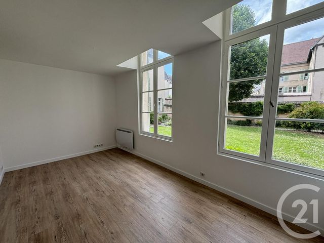Appartement F1 à louer - 1 pièce - 44.98 m2 - CHARTRES - 28 - CENTRE - Century 21 Maitrejean Immobilier