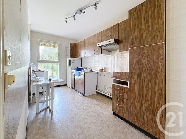 Appartement F5 à vendre - 5 pièces - 91.22 m2 - CHARTRES - 28 - CENTRE - Century 21 Maitrejean Immobilier