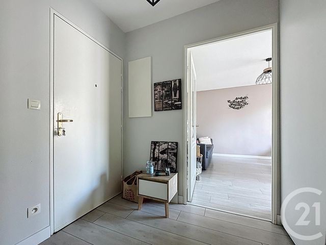 Appartement T2 à vendre - 2 pièces - 43.45 m2 - CHARTRES - 28 - CENTRE - Century 21 Maitrejean Immobilier