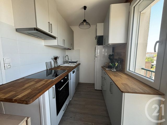 Appartement F1 à louer - 1 pièce - 27.39 m2 - CHARTRES - 28 - CENTRE - Century 21 Maitrejean Immobilier