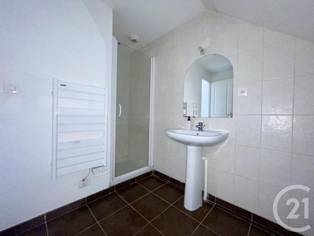 Appartement Duplex à louer - 2 pièces - 31.84 m2 - LUCE - 28 - CENTRE - Century 21 Maitrejean Immobilier