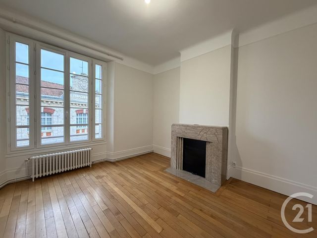 Appartement F3 à louer - 4 pièces - 85.31 m2 - CHARTRES - 28 - CENTRE - Century 21 Maitrejean Immobilier