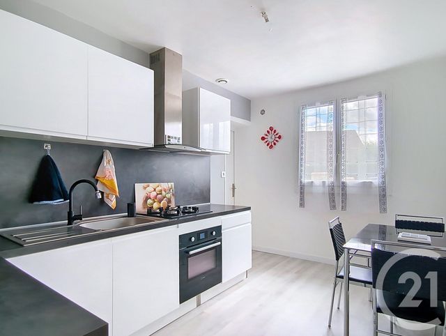 Afficher la photo en grand maison à vendre - 7 pièces - 151.92 m2 - CHARTRES - 28 - CENTRE - Century 21 Maitrejean Immobilier