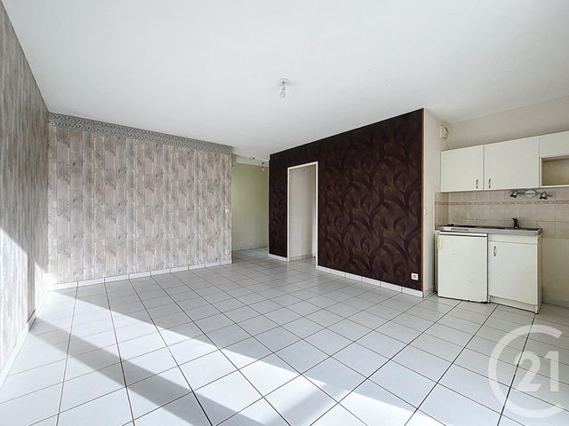 Appartement F2 à vendre - 2 pièces - 39.52 m2 - CHARTRES - 28 - CENTRE - Century 21 Maitrejean Immobilier