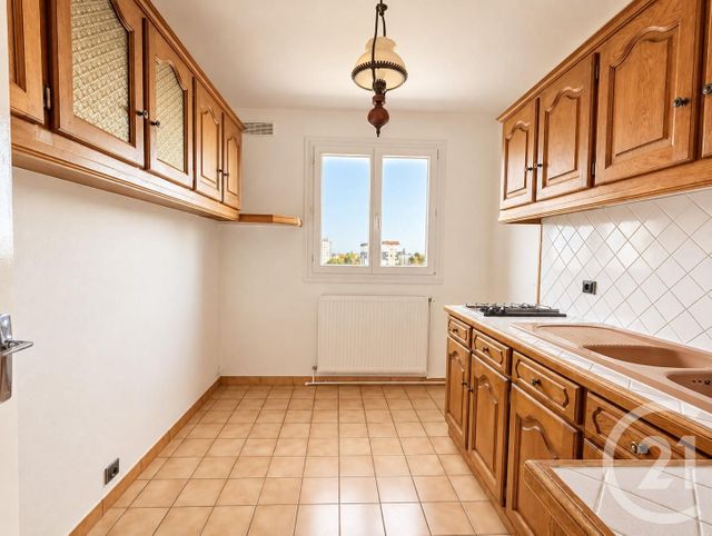 Appartement F3 à vendre - 3 pièces - 67.06 m2 - CHARTRES - 28 - CENTRE - Century 21 Maitrejean Immobilier