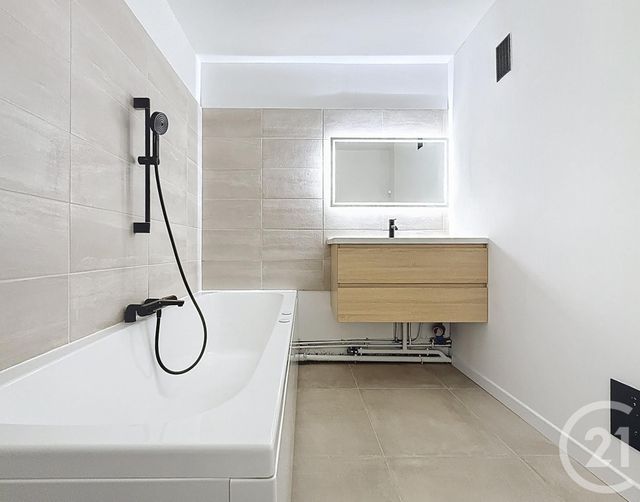 Appartement T5 à vendre - 5 pièces - 93.73 m2 - CHARTRES - 28 - CENTRE - Century 21 Maitrejean Immobilier