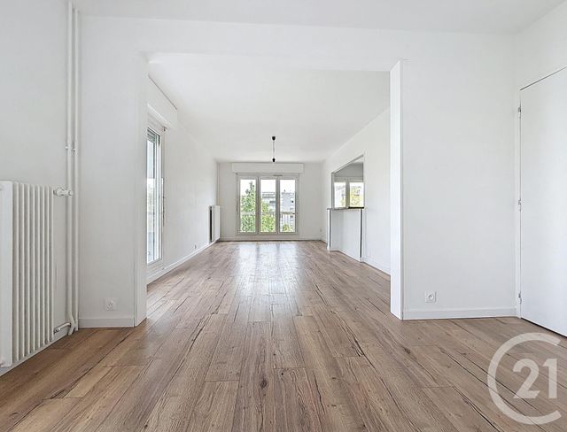 Appartement T5 à vendre - 5 pièces - 93.73 m2 - CHARTRES - 28 - CENTRE - Century 21 Maitrejean Immobilier