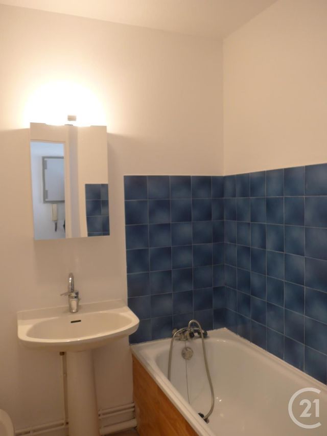 Appartement F1 à vendre - 1 pièce - 38.22 m2 - CHARTRES - 28 - CENTRE - Century 21 Maitrejean Immobilier