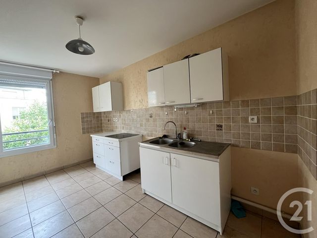 Appartement F3 à louer - 3 pièces - 65.99 m2 - CHARTRES - 28 - CENTRE - Century 21 Maitrejean Immobilier