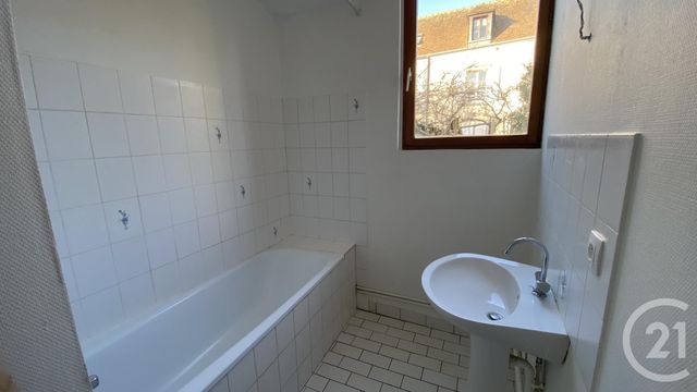 maison à louer - 4 pièces - 90.95 m2 - CHARTRES - 28 - CENTRE - Century 21 Maitrejean Immobilier