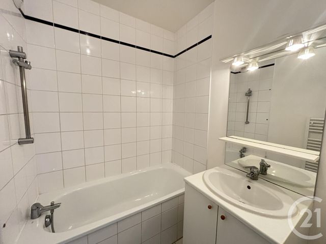 Appartement F3 à louer - 3 pièces - 60.29 m2 - CHARTRES - 28 - CENTRE - Century 21 Maitrejean Immobilier