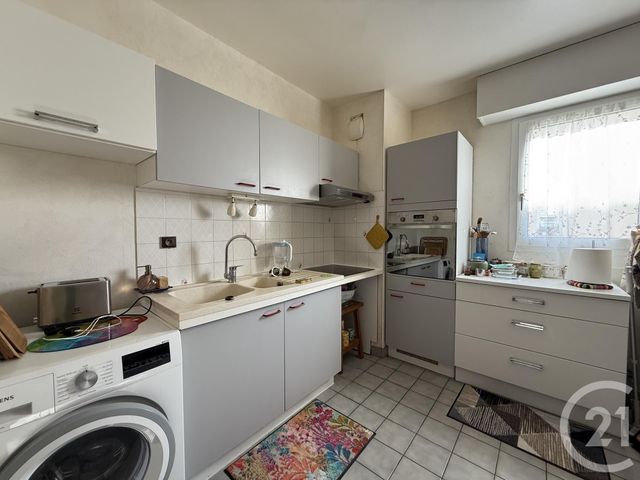 Appartement T4 à louer - 5 pièces - 87.52 m2 - CHARTRES - 28 - CENTRE - Century 21 Maitrejean Immobilier