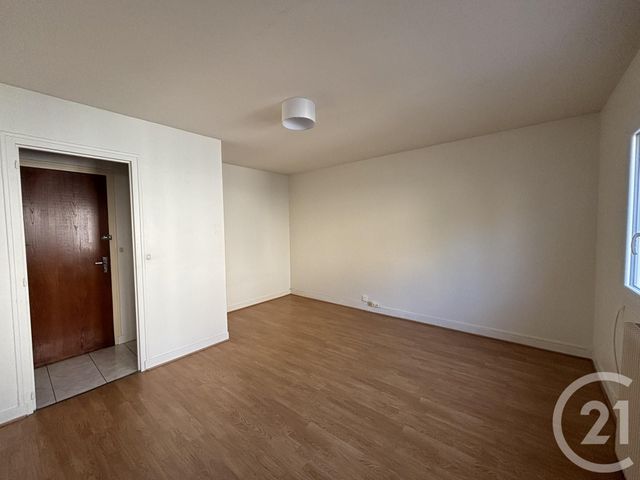 Appartement Studio à louer - 1 pièce - 25.22 m2 - CHARTRES - 28 - CENTRE - Century 21 Maitrejean Immobilier