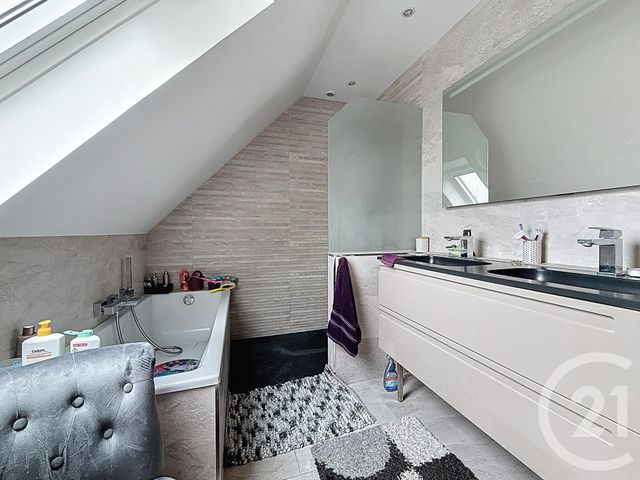 maison à vendre - 6 pièces - 155.7 m2 - CHARTRES - 28 - CENTRE - Century 21 Maitrejean Immobilier