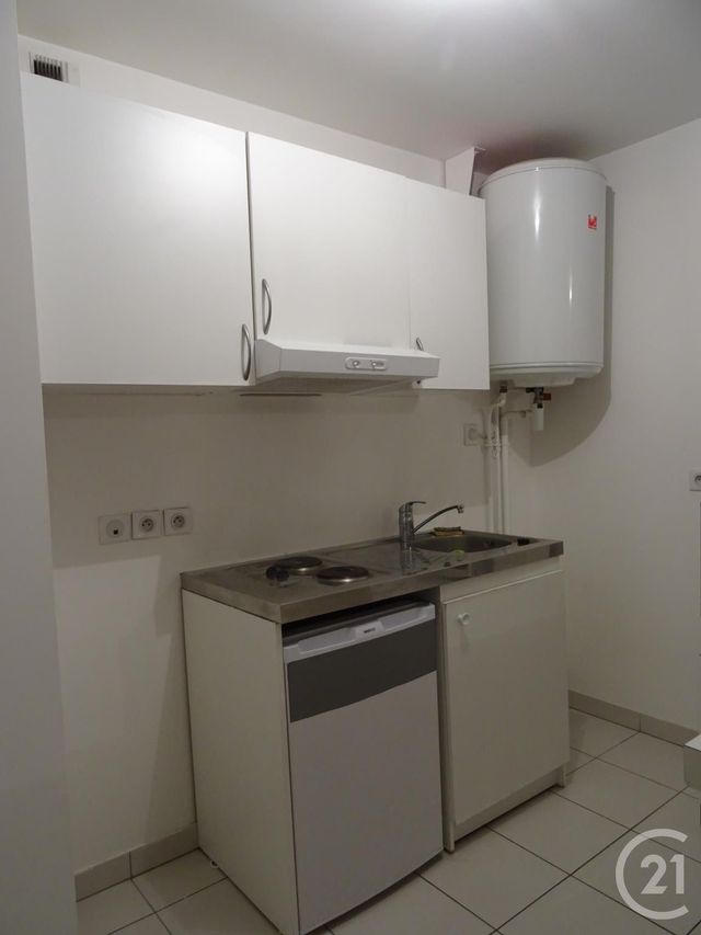 Appartement F2 à louer - 2 pièces - 34.2 m2 - CHARTRES - 28 - CENTRE - Century 21 Maitrejean Immobilier