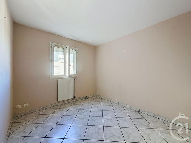 Appartement T4 à vendre - 4 pièces - 73.55 m2 - CHARTRES - 28 - CENTRE - Century 21 Maitrejean Immobilier