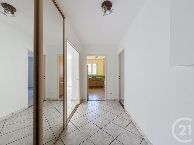 Appartement T4 à vendre - 4 pièces - 73.55 m2 - CHARTRES - 28 - CENTRE - Century 21 Maitrejean Immobilier