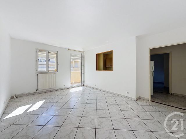Appartement T4 à vendre - 4 pièces - 73.55 m2 - CHARTRES - 28 - CENTRE - Century 21 Maitrejean Immobilier