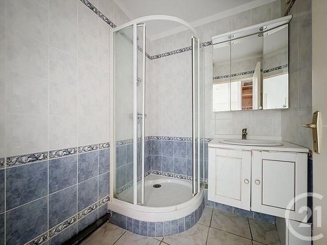 Appartement T4 à vendre - 4 pièces - 73.55 m2 - CHARTRES - 28 - CENTRE - Century 21 Maitrejean Immobilier