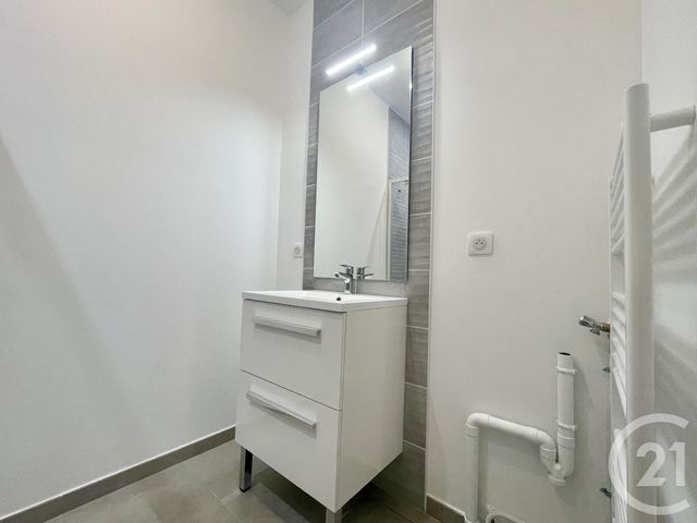 Appartement F2 à louer - 2 pièces - 42.19 m2 - CHARTRES - 28 - CENTRE - Century 21 Maitrejean Immobilier