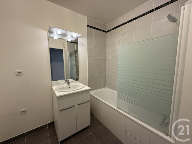 Appartement F3 à louer - 3 pièces - 61.5 m2 - CHARTRES - 28 - CENTRE - Century 21 Maitrejean Immobilier