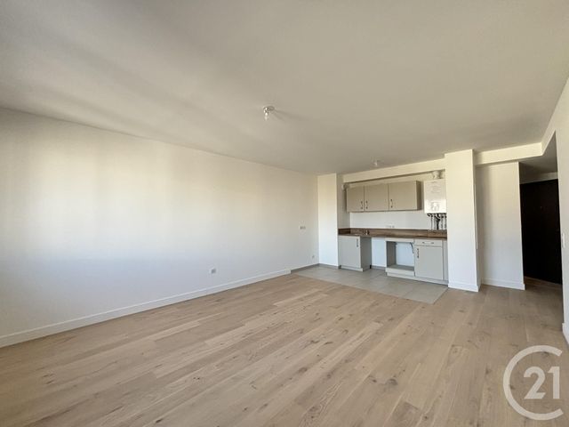 Appartement T3 à louer - 3 pièces - 60.35 m2 - CHARTRES - 28 - CENTRE - Century 21 Maitrejean Immobilier