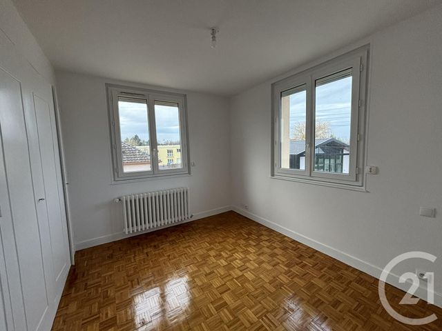 maison à louer - 4 pièces - 82.5 m2 - LEVES - 28 - CENTRE - Century 21 Maitrejean Immobilier