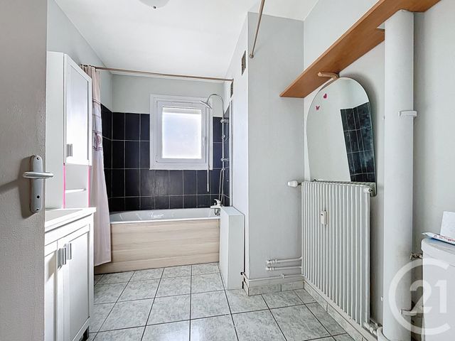 Appartement F1 à vendre - 1 pièce - 29.54 m2 - CHARTRES - 28 - CENTRE - Century 21 Maitrejean Immobilier