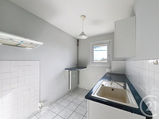 Appartement F1 à vendre - 1 pièce - 29.54 m2 - CHARTRES - 28 - CENTRE - Century 21 Maitrejean Immobilier