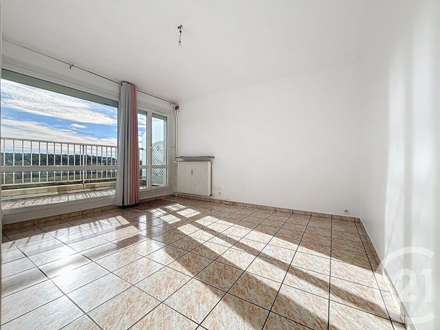 Appartement F1 à vendre - 1 pièce - 29.54 m2 - CHARTRES - 28 - CENTRE - Century 21 Maitrejean Immobilier