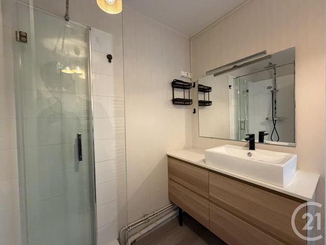 Appartement à louer - 2 pièces - 57.41 m2 - CHARTRES - 28 - CENTRE - Century 21 Maitrejean Immobilier