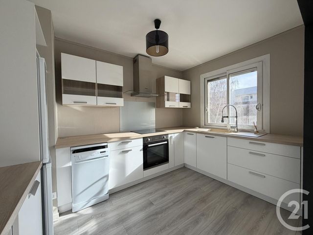 Appartement à louer - 2 pièces - 57.41 m2 - CHARTRES - 28 - CENTRE - Century 21 Maitrejean Immobilier