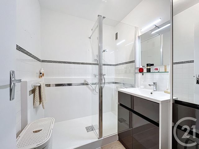 Appartement F4 à vendre - 4 pièces - 97.19 m2 - CHARTRES - 28 - CENTRE - Century 21 Maitrejean Immobilier