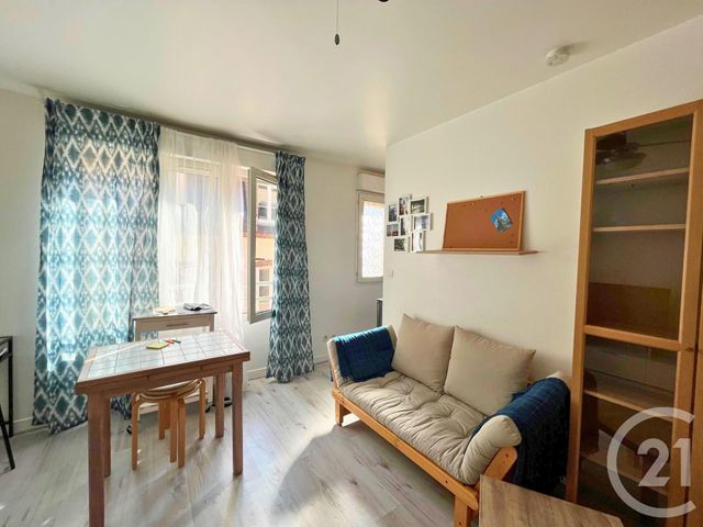 Appartement F1 à vendre - 1 pièce - 24.66 m2 - CHARTRES - 28 - CENTRE - Century 21 Maitrejean Immobilier